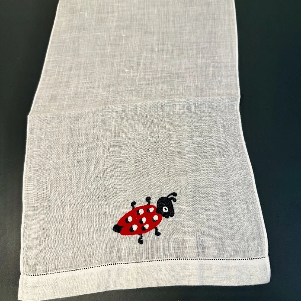 Vintage,Unused White Madeira Linen , Embroidered Ladybug Finger Tip Guest Towel